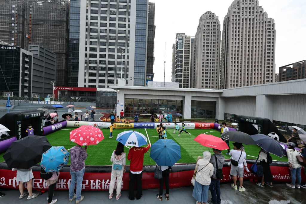 迷你足球全國4地開踢　新竹市19隊市中心商城參賽