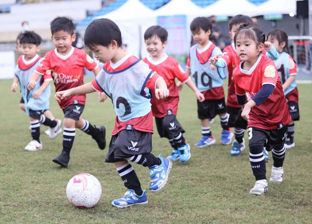 台北市幼兒足球錦標賽增設低年級組　千名小將秀足技