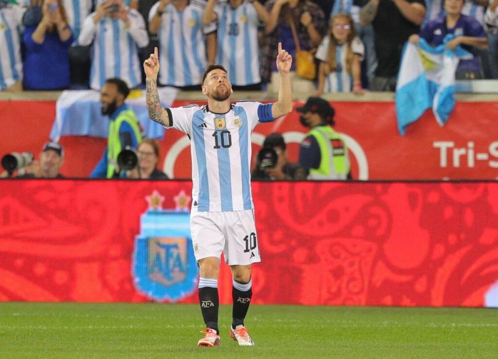 奧斯卡世足VIEW/救世主(Mesías)挺梅西(Messi) 在「祂」沒有不可能的事 奧斯卡世足VIEW/救世主(Mesías)挺梅西(Messi) 在「祂」沒有不可能的事