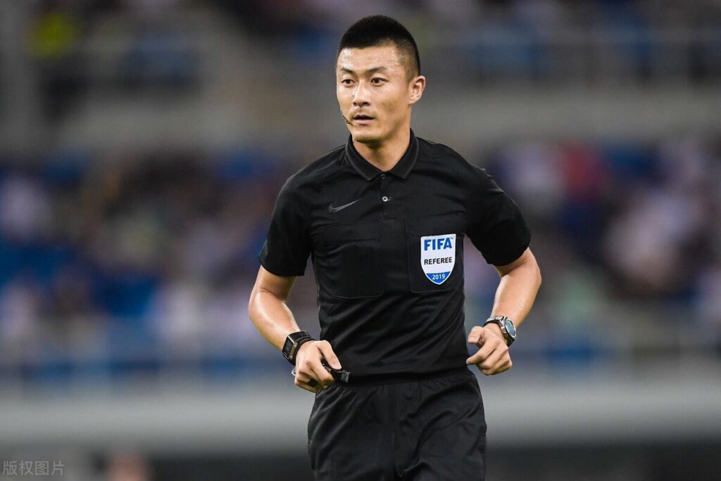 被C羅怒嗆的裁判 曾被泰國足協一狀告到FIFA 被C羅怒嗆的裁判 曾被泰國足協一狀告到FIFA