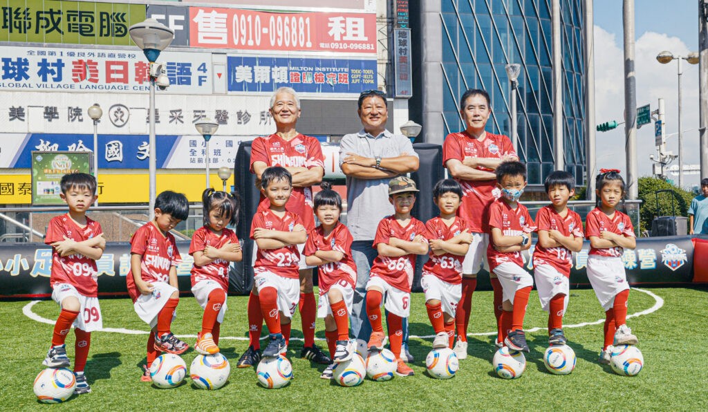 從小培養絕對是好事　2024新光小小足球員訓練營開踢