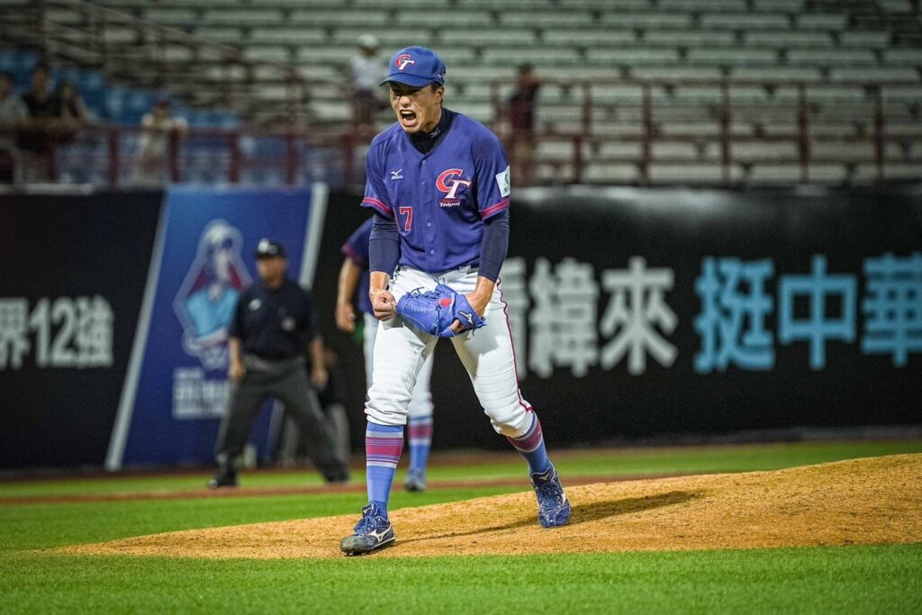 LINE ALBUM 20140906 vs JP 240906 1