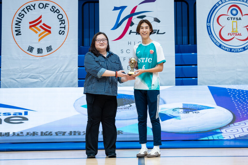 中學五人制／從差點掛靴到逆勢奪MVP！東專豐世哲與摯友「頂峰相見」：才知道原來我沒有比較差